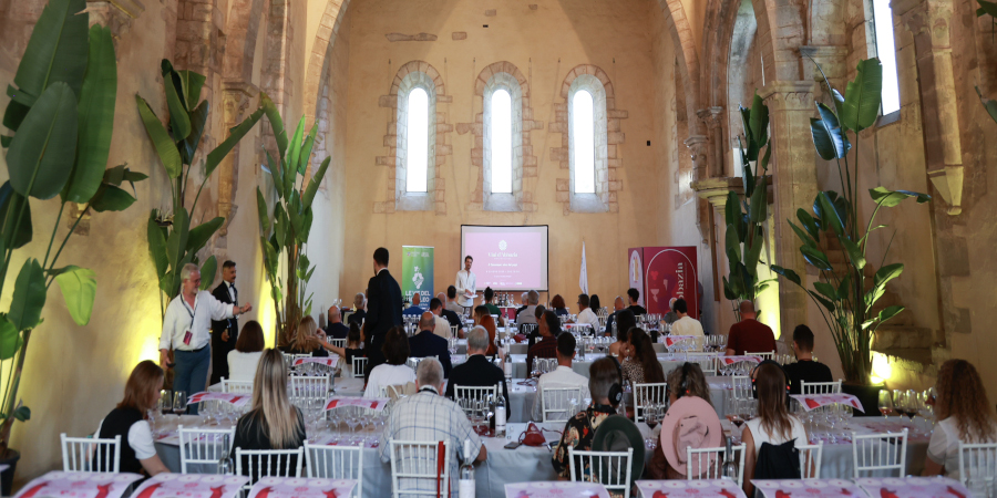 VINI D’ABBAZIA 2026: A FOSSANOVA INCONTRI, MASTERCLASS E UNA MOSTRA RACCONTANO IL VINO ATTRAVERSO LA CULTURA, LA SPIRITUALITÀ, LA RICERCA E L’ARTE CONTEMPORANEA.